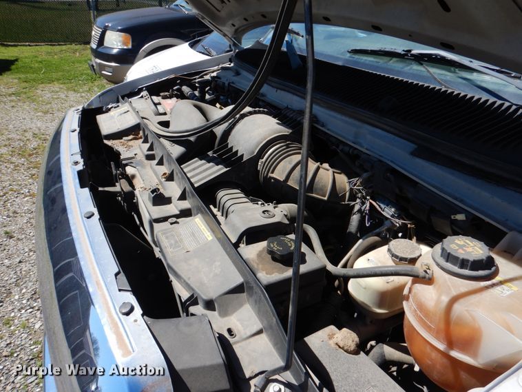 image for item JS9550 2009 Ford E350 Super Duty  shuttle bus