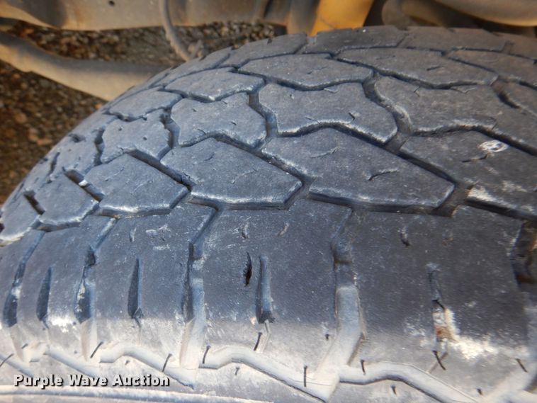 image for item JS9550 2009 Ford E350 Super Duty  shuttle bus