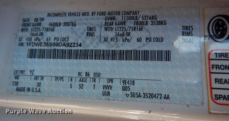 image for item JS9550 2009 Ford E350 Super Duty  shuttle bus