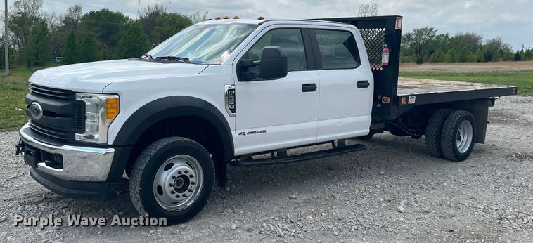 image for item JU9191 2017 Ford F550 Super Duty XL  flatbed truck