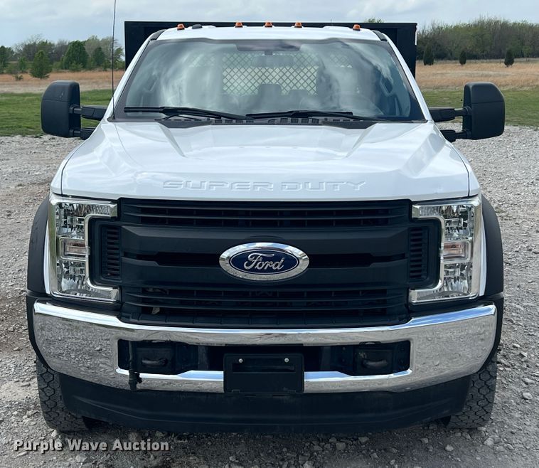 image for item JU9191 2017 Ford F550 Super Duty XL  flatbed truck
