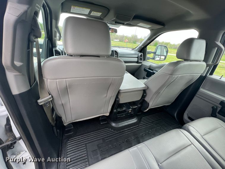 image for item JU9191 2017 Ford F550 Super Duty XL  flatbed truck