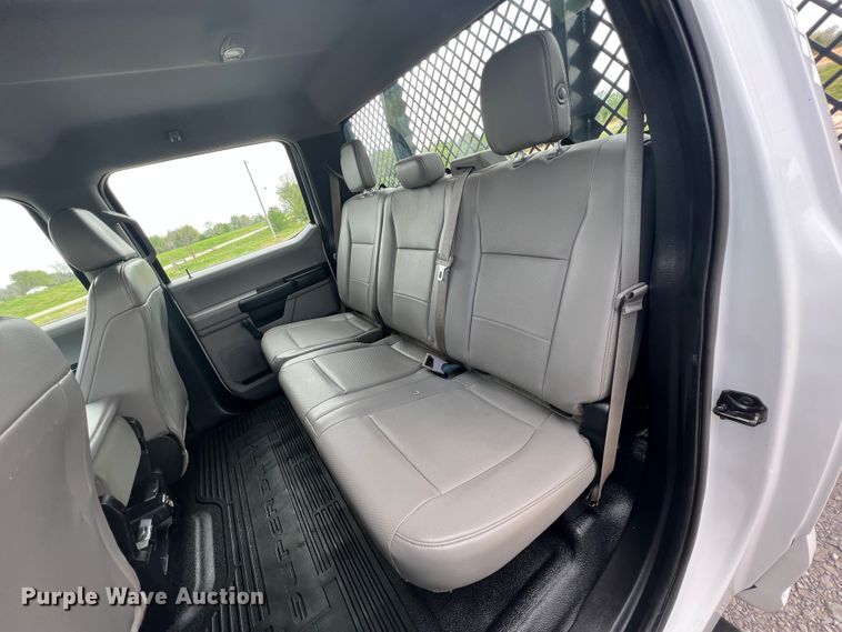 image for item JU9191 2017 Ford F550 Super Duty XL  flatbed truck