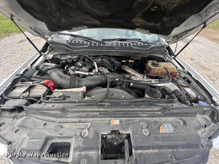 image for item JU9191 2017 Ford F550 Super Duty XL  flatbed truck