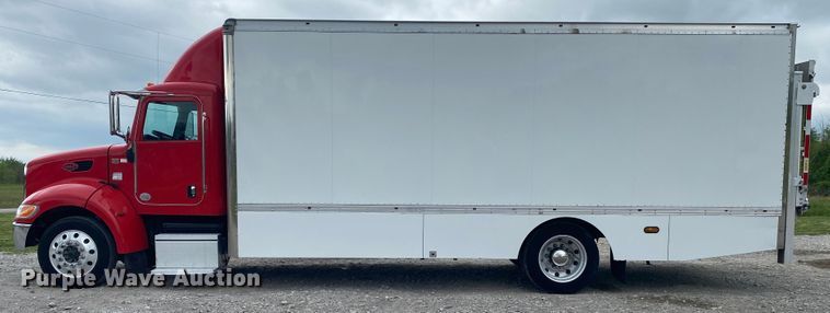 image for item JU9196 2013 Peterbilt 337  delivery truck