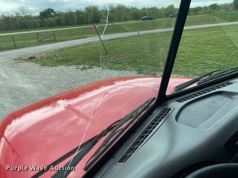 image for item JU9196 2013 Peterbilt 337  delivery truck