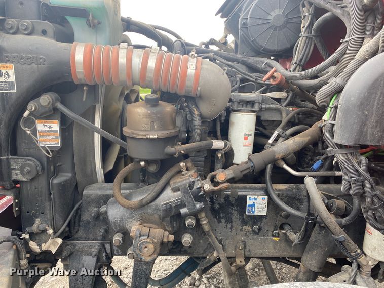 image for item JU9196 2013 Peterbilt 337  delivery truck