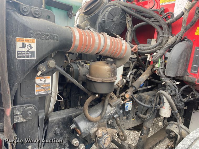 image for item JU9196 2013 Peterbilt 337  delivery truck