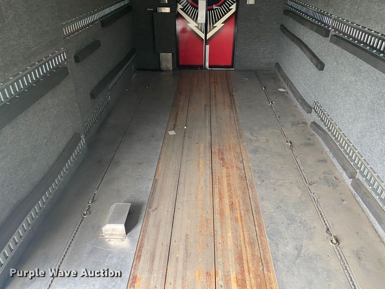 image for item JU9196 2013 Peterbilt 337  delivery truck