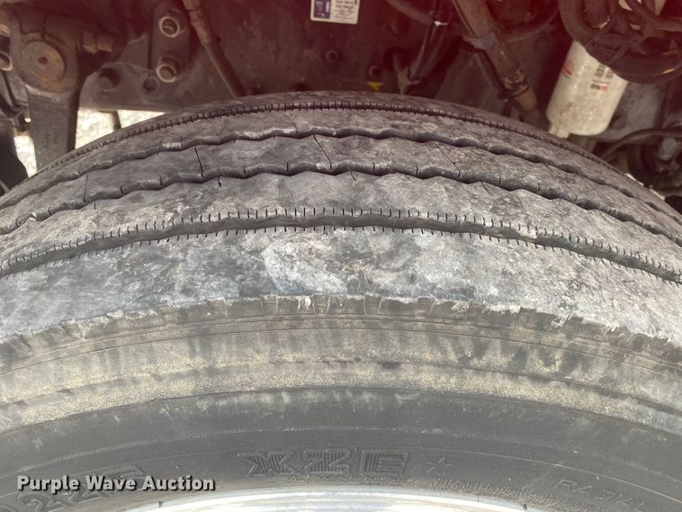 image for item JU9196 2013 Peterbilt 337  delivery truck