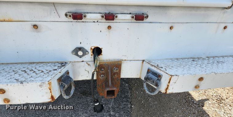 image for item KE9775 2005 Ford F350 Super Duty XL  SuperCab utility bed pickup truck