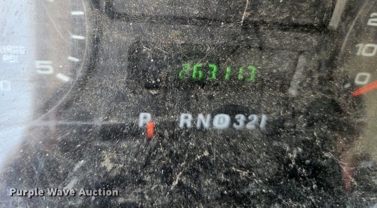 image for item KE9775 2005 Ford F350 Super Duty XL  SuperCab utility bed pickup truck