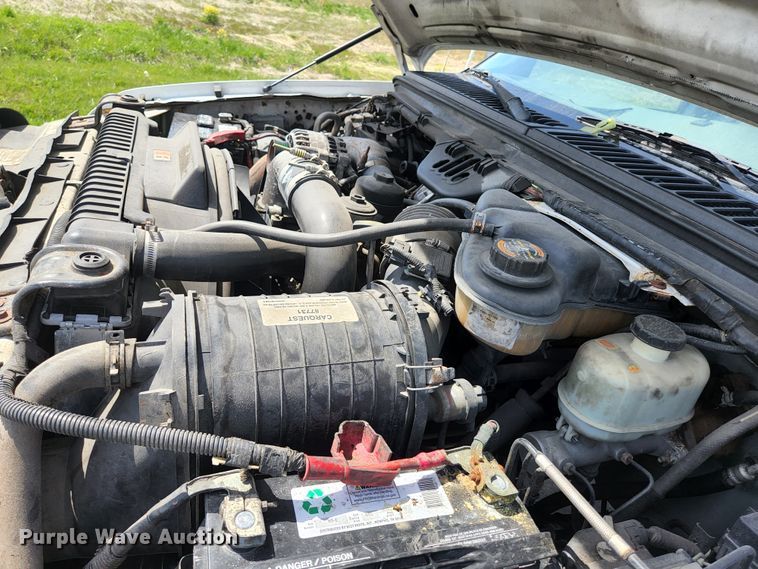 image for item KE9775 2005 Ford F350 Super Duty XL  SuperCab utility bed pickup truck