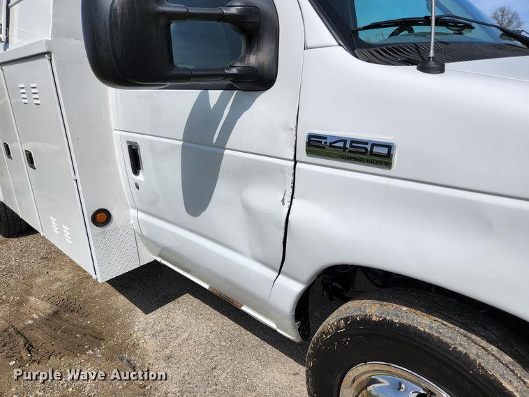 image for item KE9776 2006 Ford E450 Super Duty  utility van