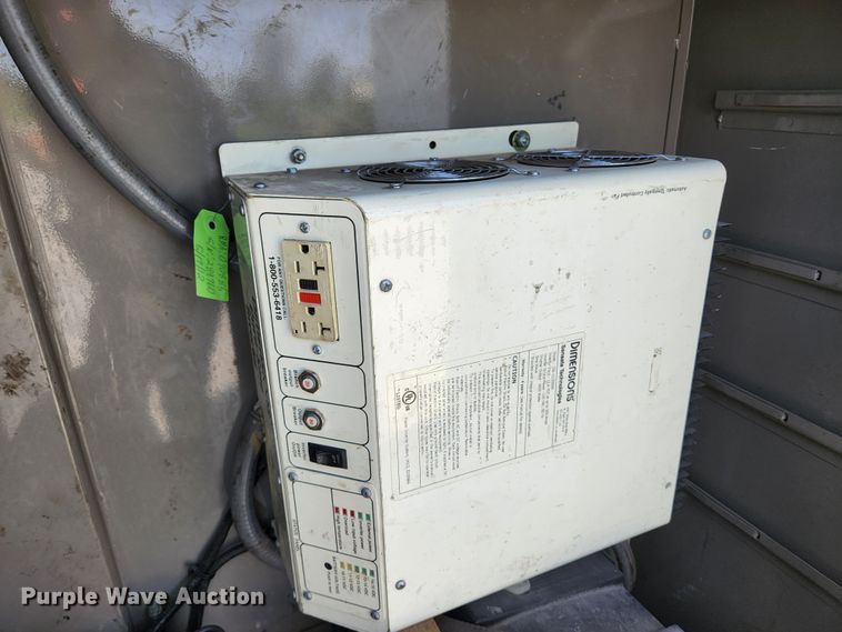 image for item KE9776 2006 Ford E450 Super Duty  utility van