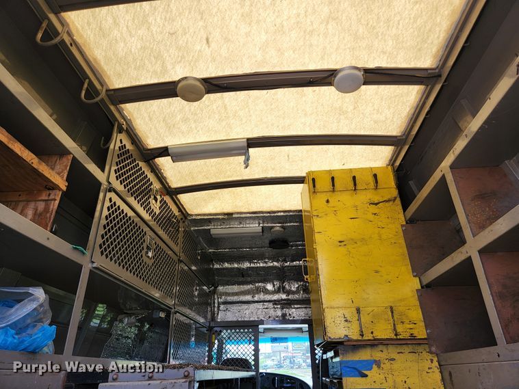 image for item KE9776 2006 Ford E450 Super Duty  utility van