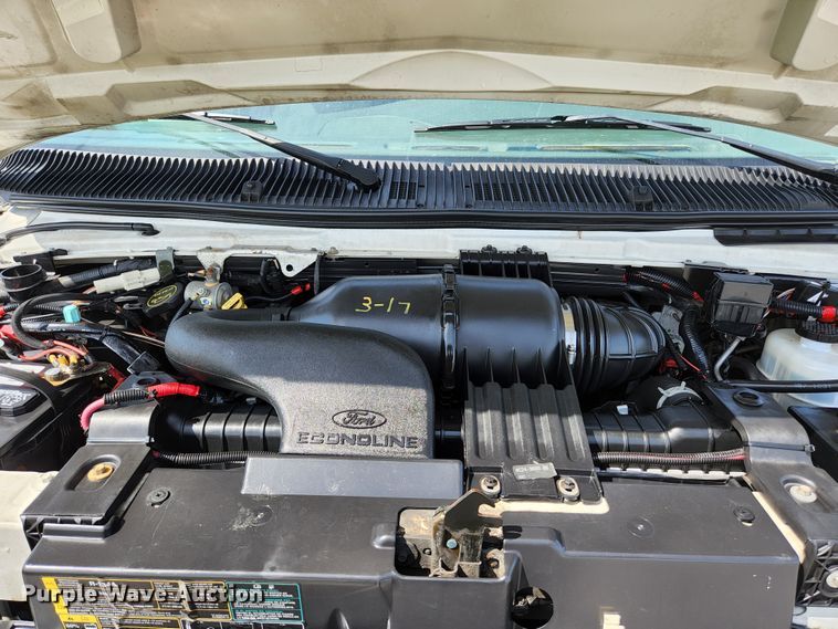 image for item KE9776 2006 Ford E450 Super Duty  utility van