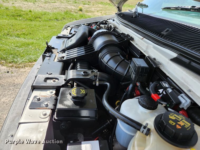 image for item KE9776 2006 Ford E450 Super Duty  utility van