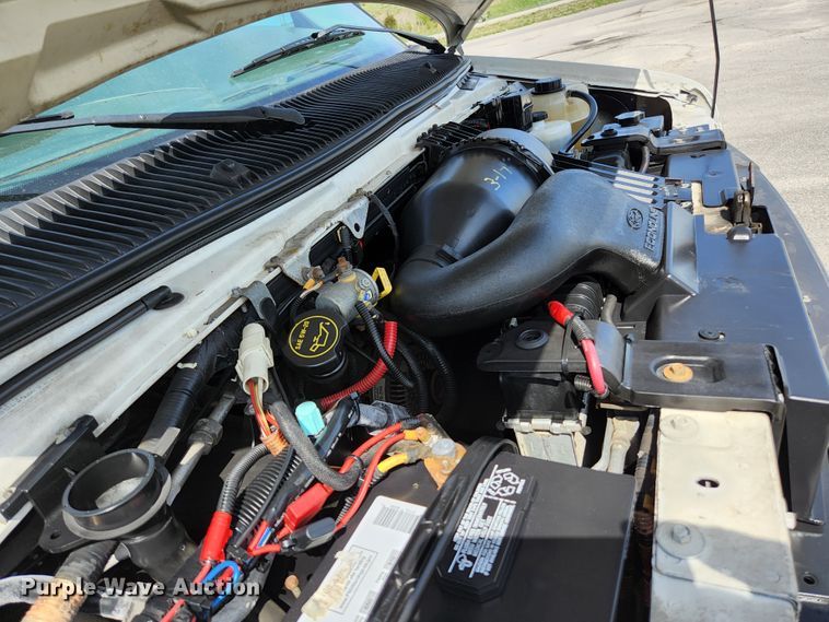 image for item KE9776 2006 Ford E450 Super Duty  utility van