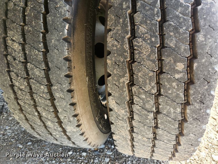 image for item KE9776 2006 Ford E450 Super Duty  utility van