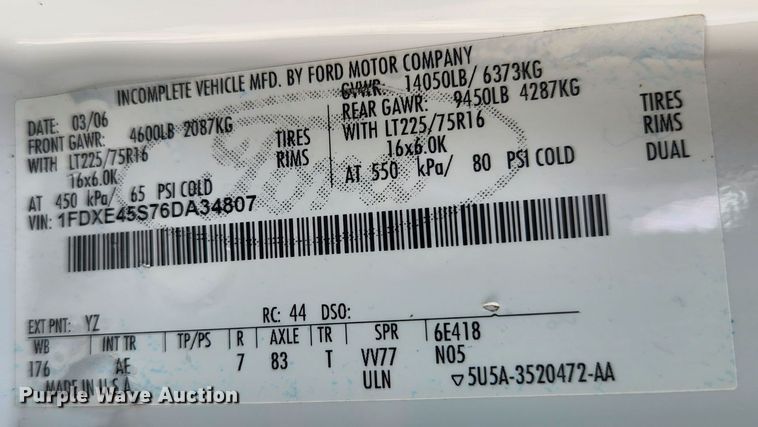 image for item KE9776 2006 Ford E450 Super Duty  utility van
