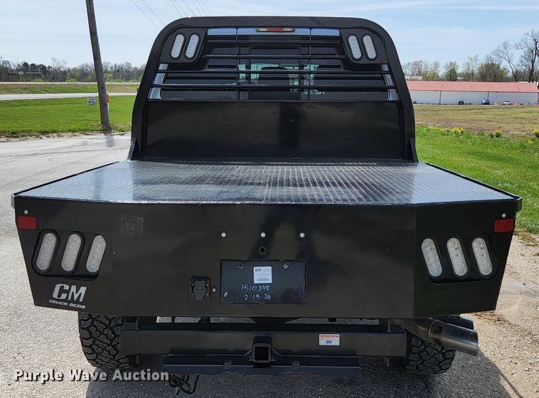 image for item KE9781 2011 Ford F350 Super Duty Lariat  Crew Cab flatbed pickup truck