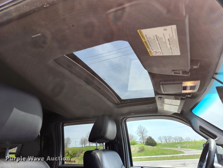 image for item KE9781 2011 Ford F350 Super Duty Lariat  Crew Cab flatbed pickup truck