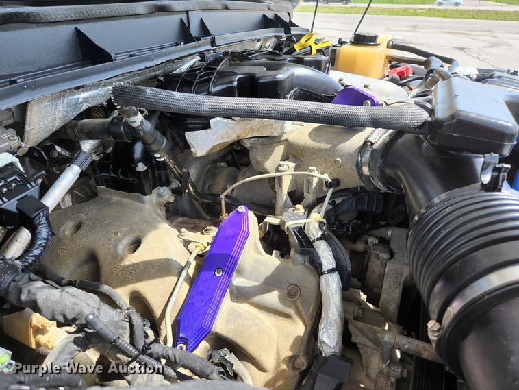 image for item KE9781 2011 Ford F350 Super Duty Lariat  Crew Cab flatbed pickup truck