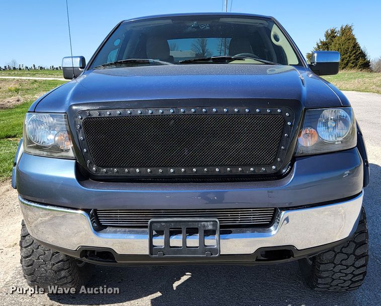 image for item KE9810 2005 Ford F150 XLT  SuperCrew pickup truck