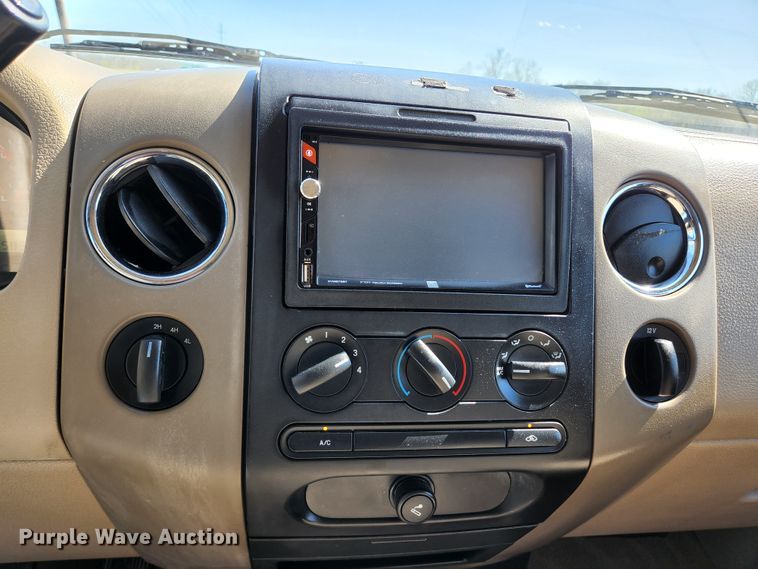 image for item KE9810 2005 Ford F150 XLT  SuperCrew pickup truck