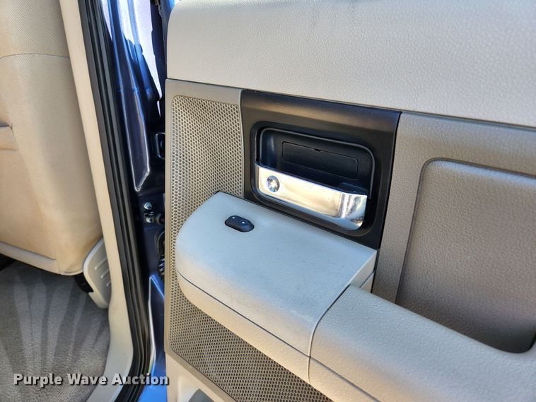 image for item KE9810 2005 Ford F150 XLT  SuperCrew pickup truck