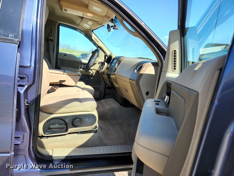 image for item KE9810 2005 Ford F150 XLT  SuperCrew pickup truck