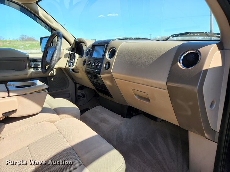 image for item KE9810 2005 Ford F150 XLT  SuperCrew pickup truck