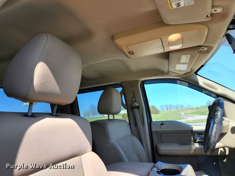 image for item KE9810 2005 Ford F150 XLT  SuperCrew pickup truck