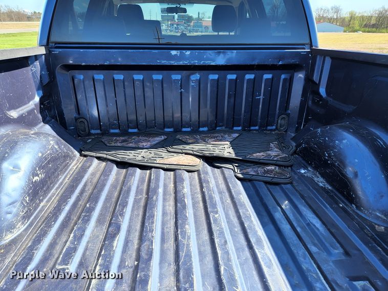 image for item KE9810 2005 Ford F150 XLT  SuperCrew pickup truck