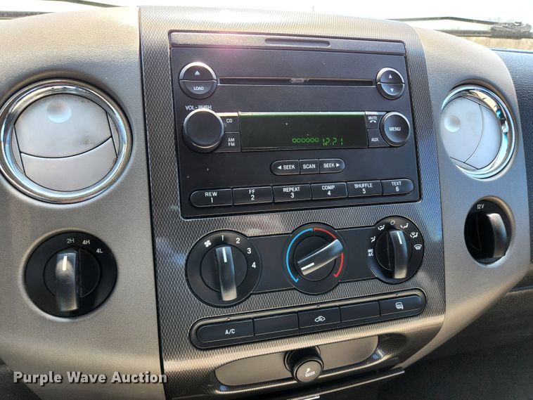 image for item KE9814 2004 Ford F150 FX4  SuperCab pickup truck