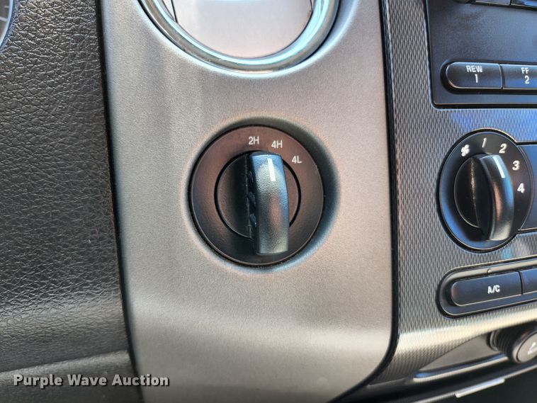 image for item KE9814 2004 Ford F150 FX4  SuperCab pickup truck