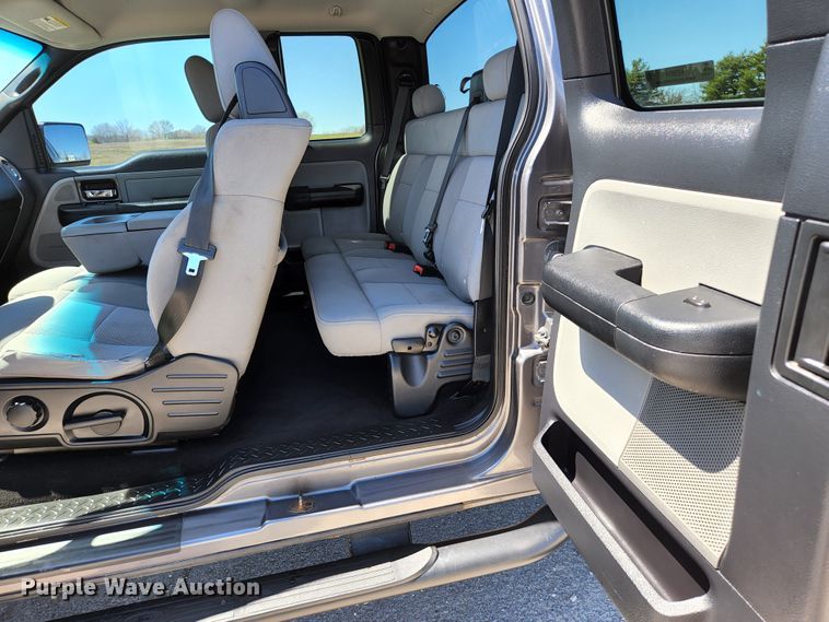 image for item KE9814 2004 Ford F150 FX4  SuperCab pickup truck