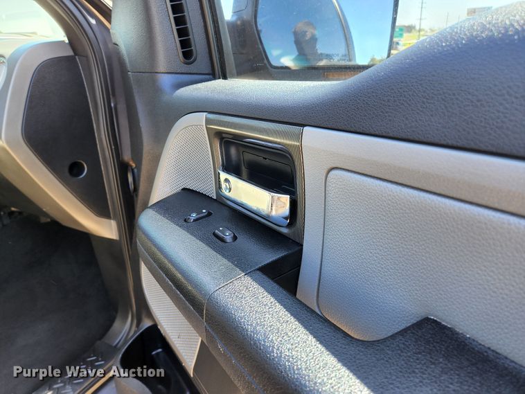 image for item KE9814 2004 Ford F150 FX4  SuperCab pickup truck