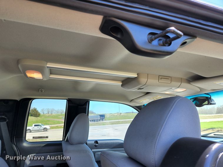 image for item KE9814 2004 Ford F150 FX4  SuperCab pickup truck