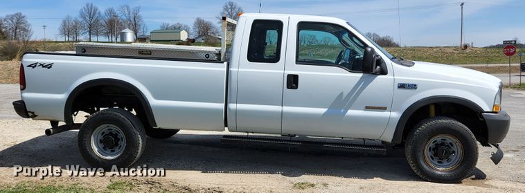 image for item KE9877 2004 Ford F350 Super Duty XL  SuperCab pickup truck