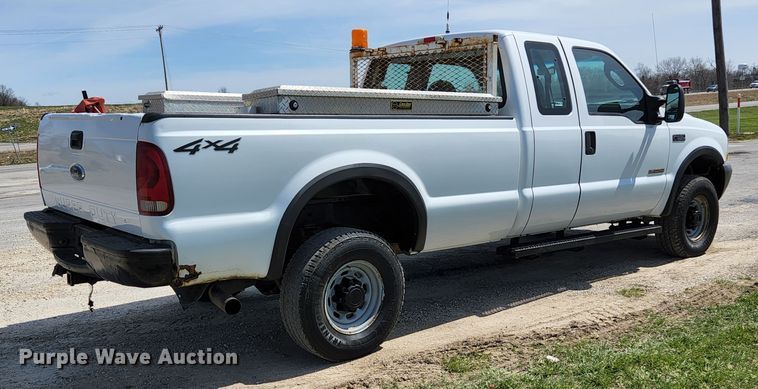 image for item KE9877 2004 Ford F350 Super Duty XL  SuperCab pickup truck