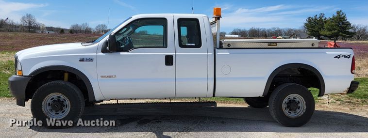 image for item KE9877 2004 Ford F350 Super Duty XL  SuperCab pickup truck
