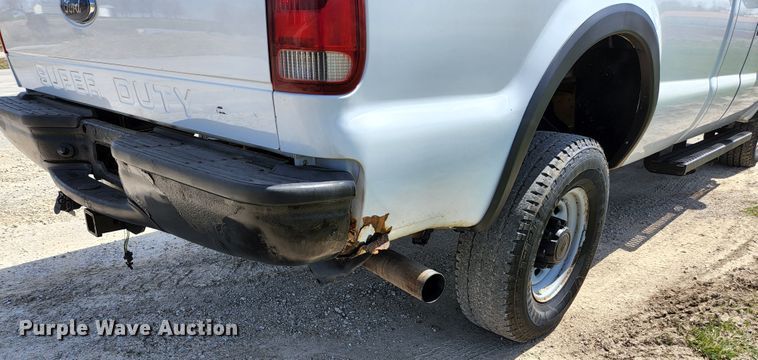image for item KE9877 2004 Ford F350 Super Duty XL  SuperCab pickup truck