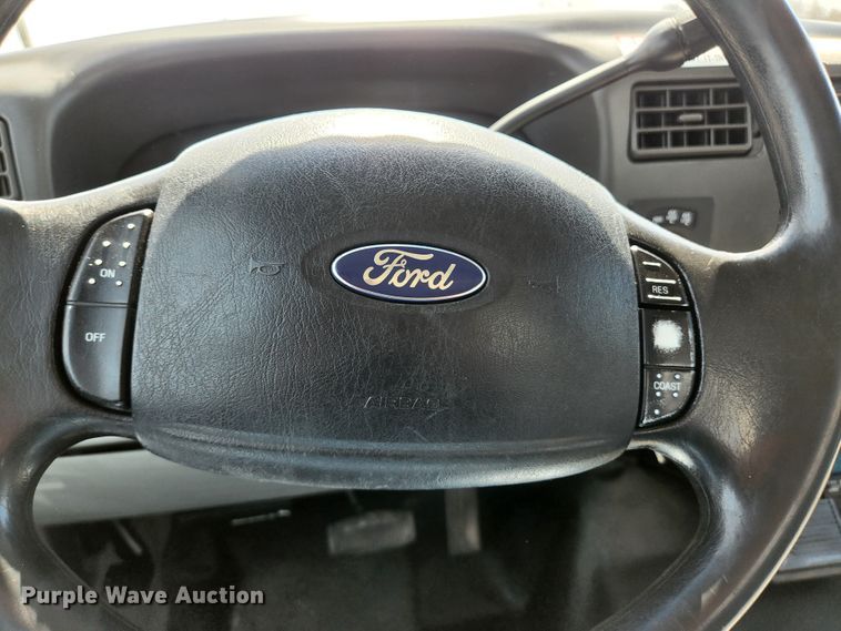 image for item KE9877 2004 Ford F350 Super Duty XL  SuperCab pickup truck