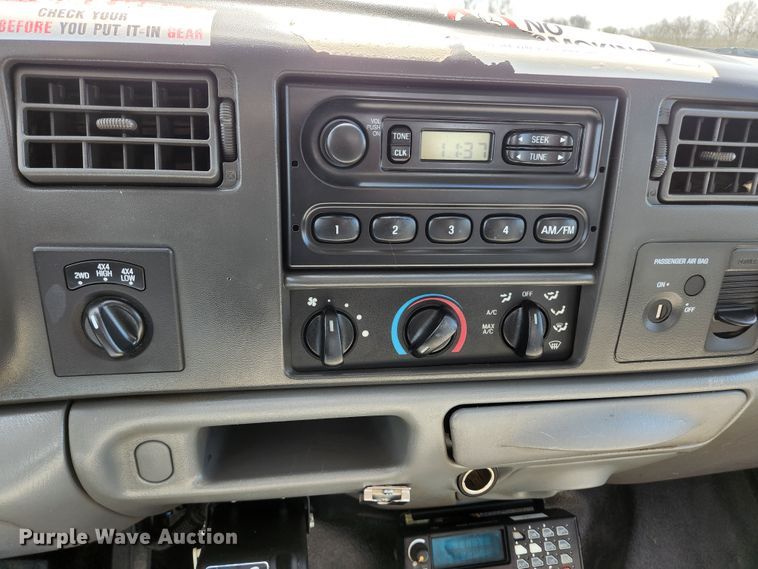 image for item KE9877 2004 Ford F350 Super Duty XL  SuperCab pickup truck