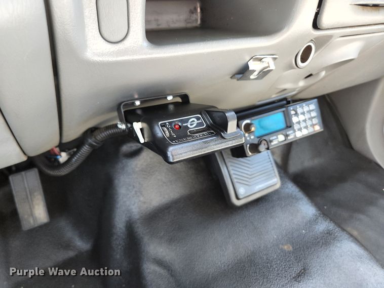 image for item KE9877 2004 Ford F350 Super Duty XL  SuperCab pickup truck