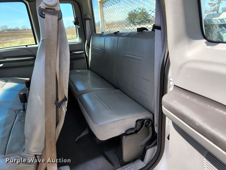 image for item KE9877 2004 Ford F350 Super Duty XL  SuperCab pickup truck