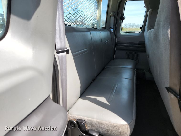 image for item KE9877 2004 Ford F350 Super Duty XL  SuperCab pickup truck