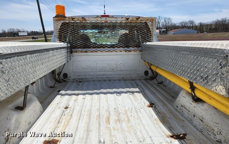 image for item KE9877 2004 Ford F350 Super Duty XL  SuperCab pickup truck